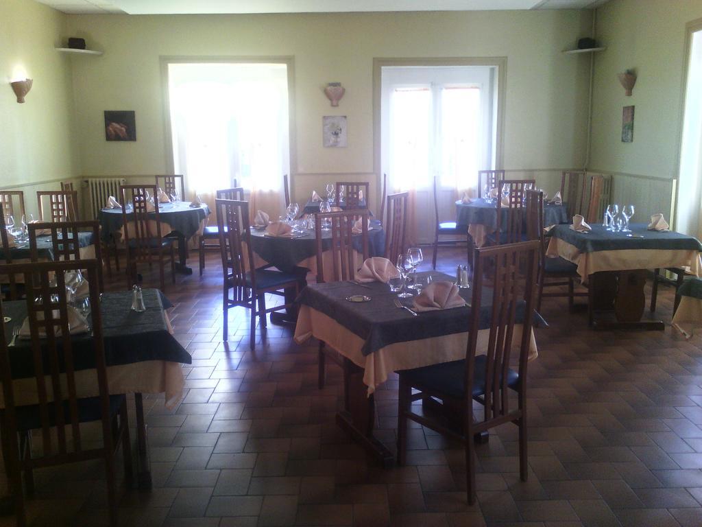 Logis Hotel Des Voyageurs Restaurant La Bonne Tabl'Hay Livron-sur-Drôme Kültér fotó