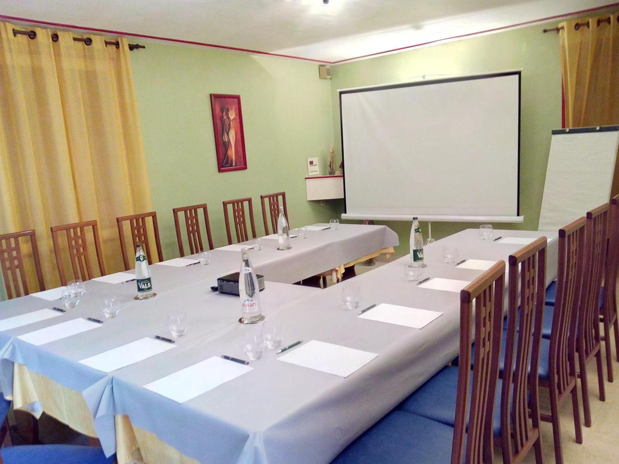 Logis Hotel Des Voyageurs Restaurant La Bonne Tabl'Hay Livron-sur-Drôme Kültér fotó