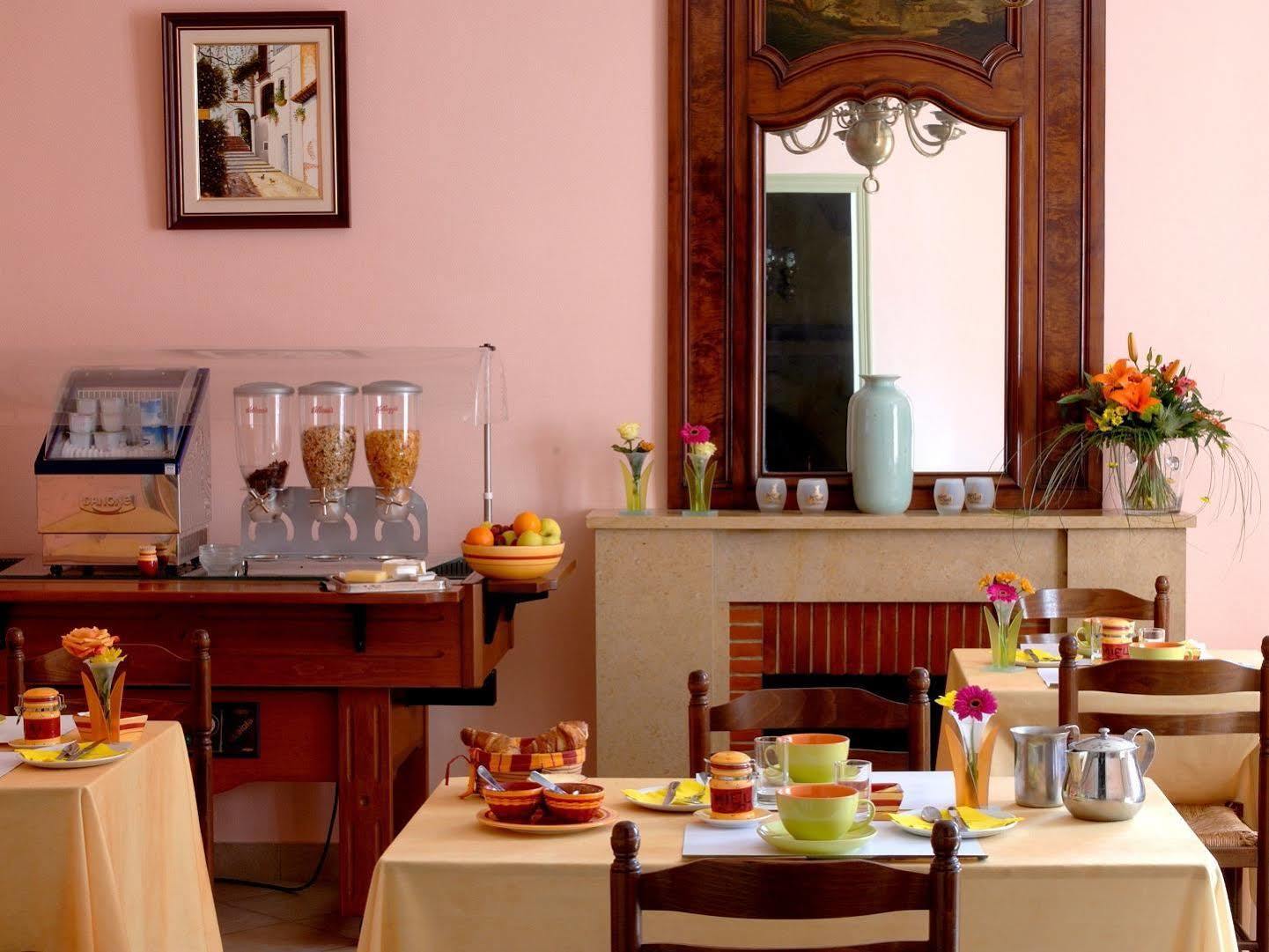 Logis Hotel Des Voyageurs Restaurant La Bonne Tabl'Hay Livron-sur-Drôme Kültér fotó